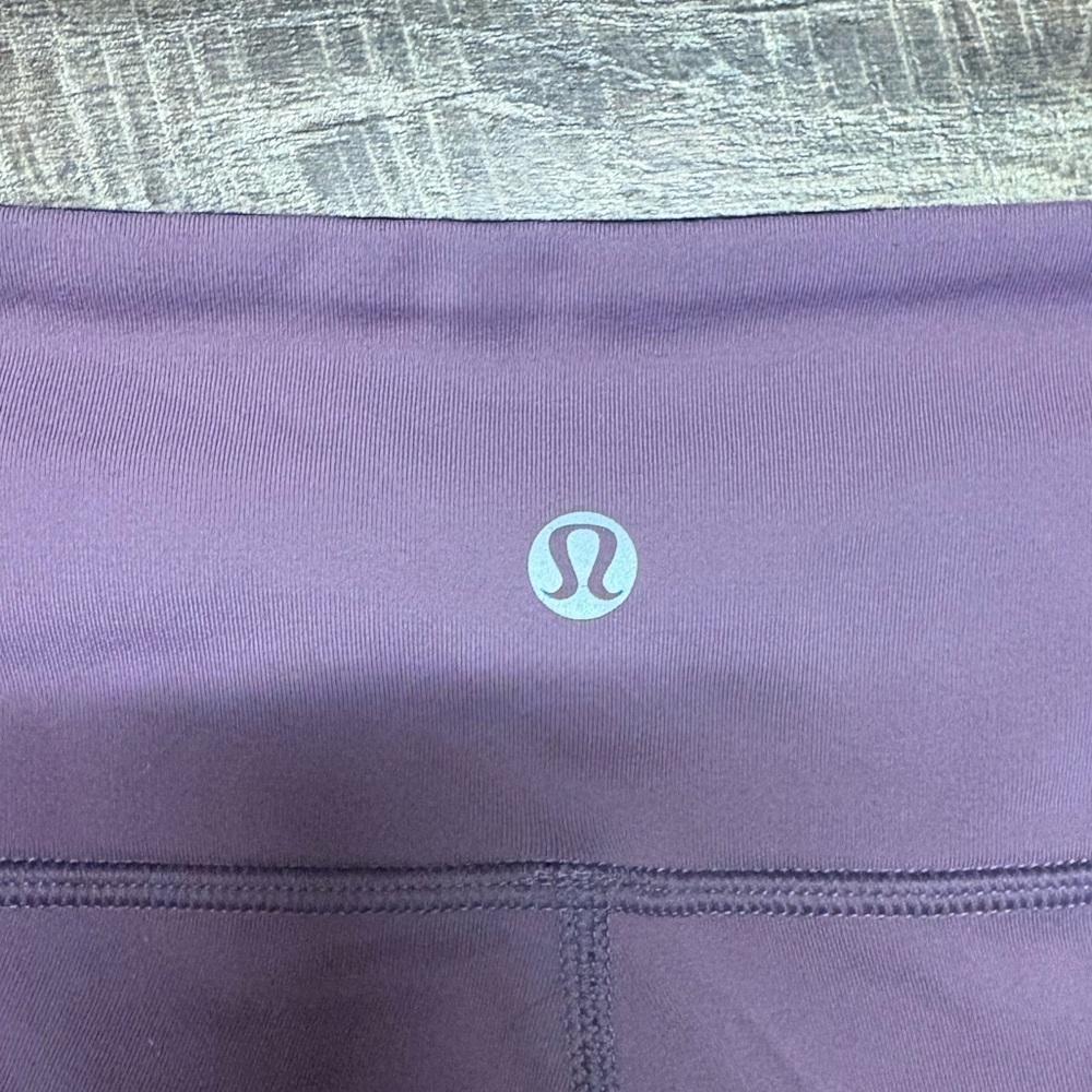 Lululemon Wunder Under Purple Cropped Leggings Size 6 - Picture 3 of 4